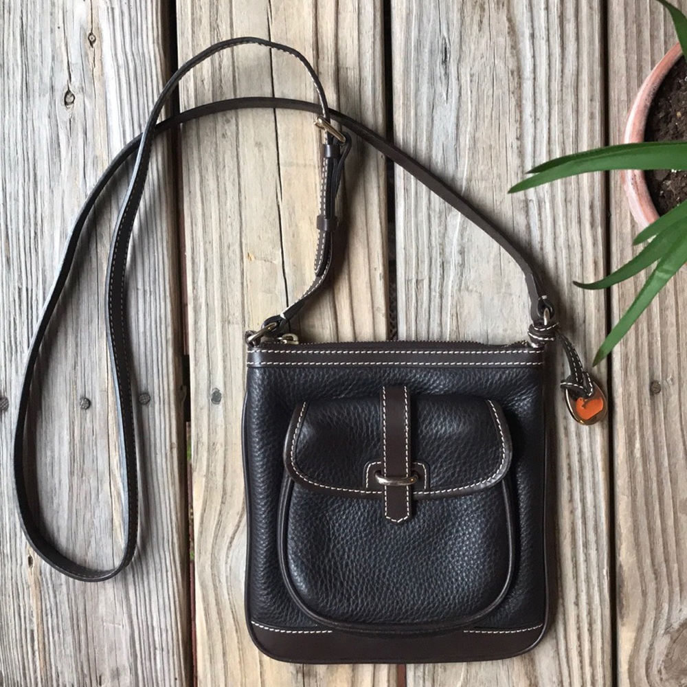 Dooney and Bourke crossbody purse